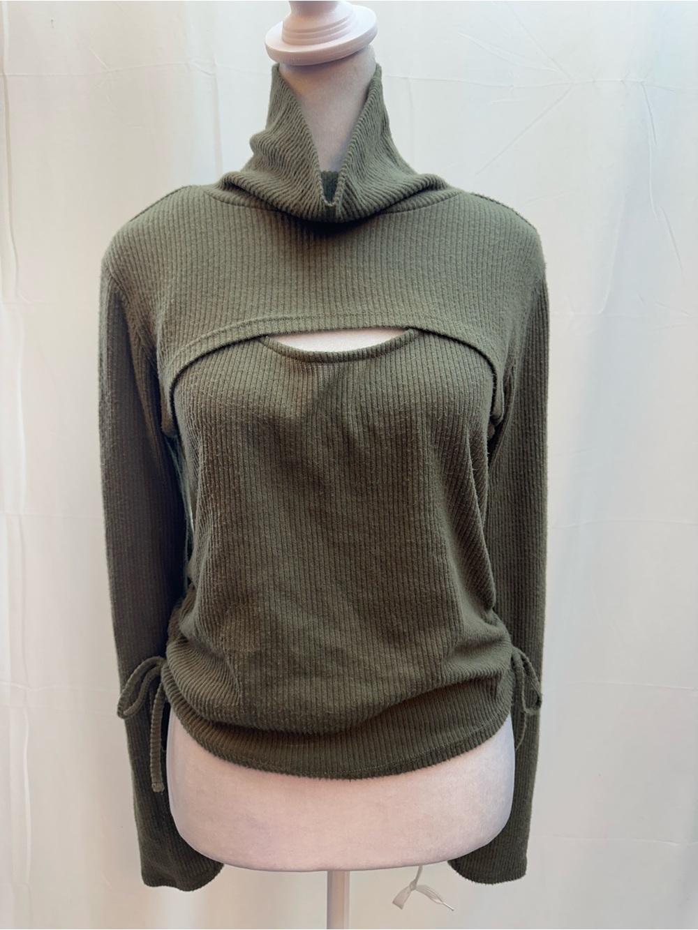 Almost Famous Olive Ribbed 2 piece Cutout Turtleneck Sweater XL